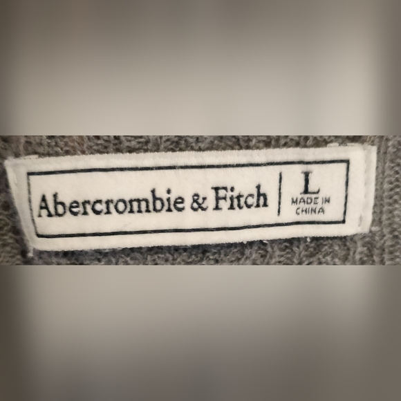 Abercrombie and Fitch Grey Crew Knit Sweater - Picture 2 of 4